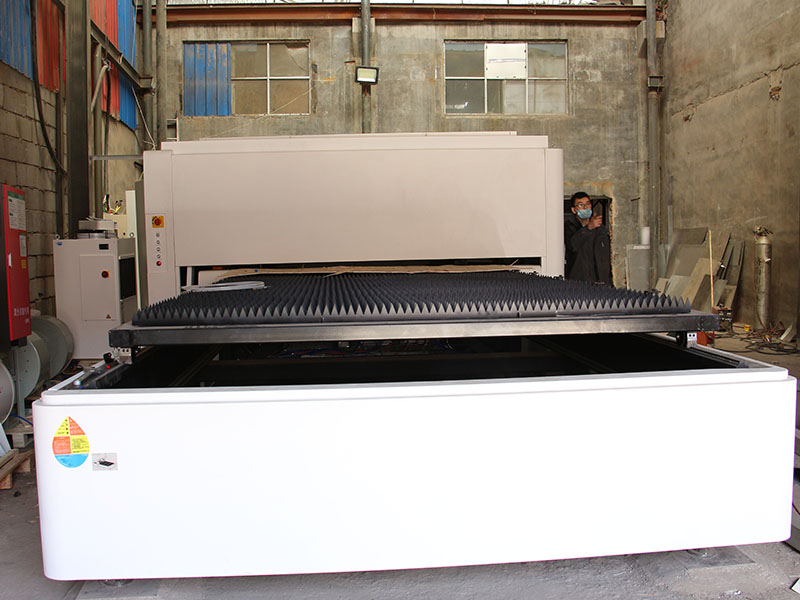 激光切割加工設(shè)備