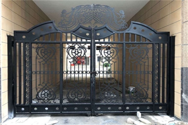 濟(jì)南不銹鋼加工的宣傳欄平時(shí)要注意什么?